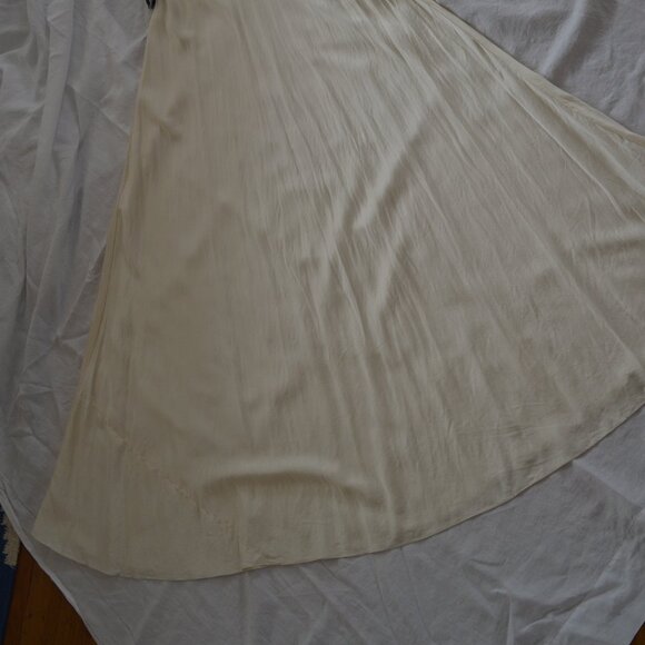 Vintage 1990s Victoria's Secret 100% SILK Ivory/Black Lace Night Gown Gold Tag M - Picture 8 of 16